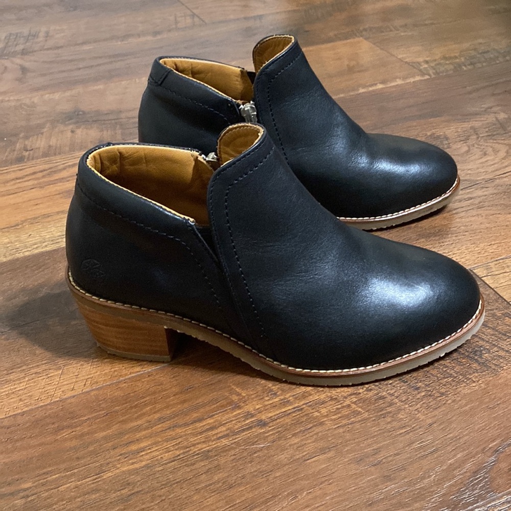 Xena “Gravity” steel-toe work boots. Beautiful black leather.